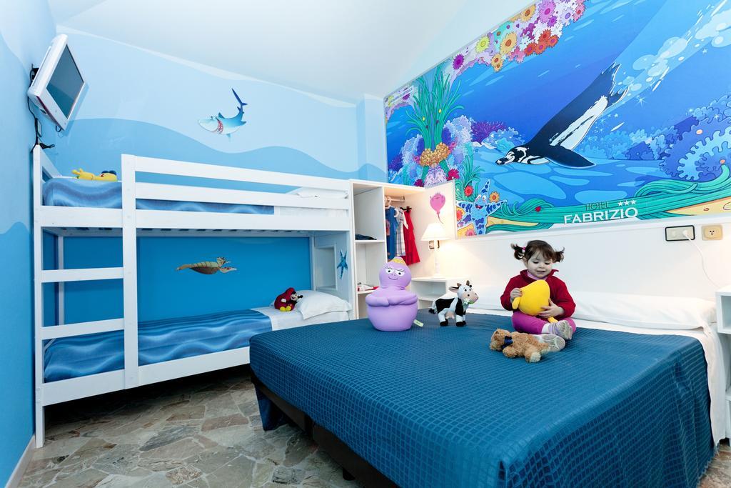 Hotel Fabrizio Rimini Esterno foto