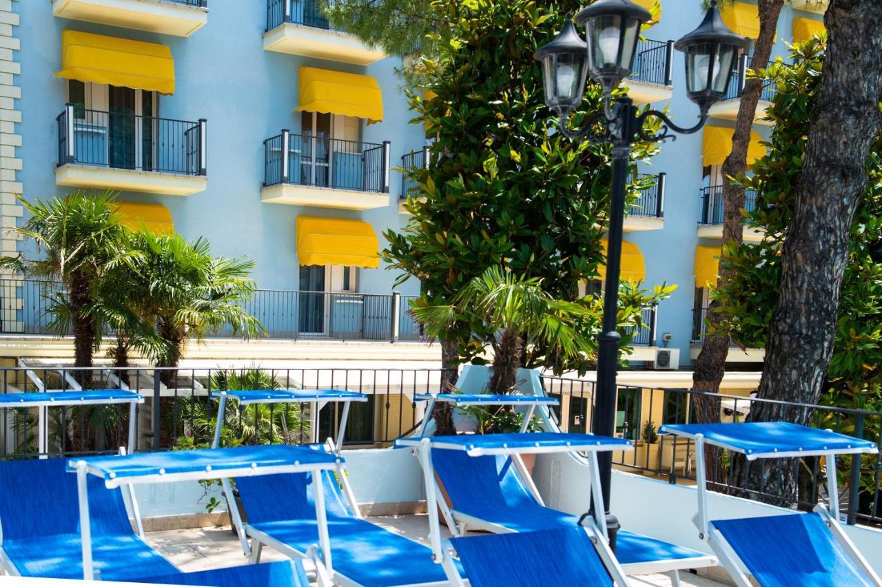 Hotel Fabrizio Rimini Esterno foto
