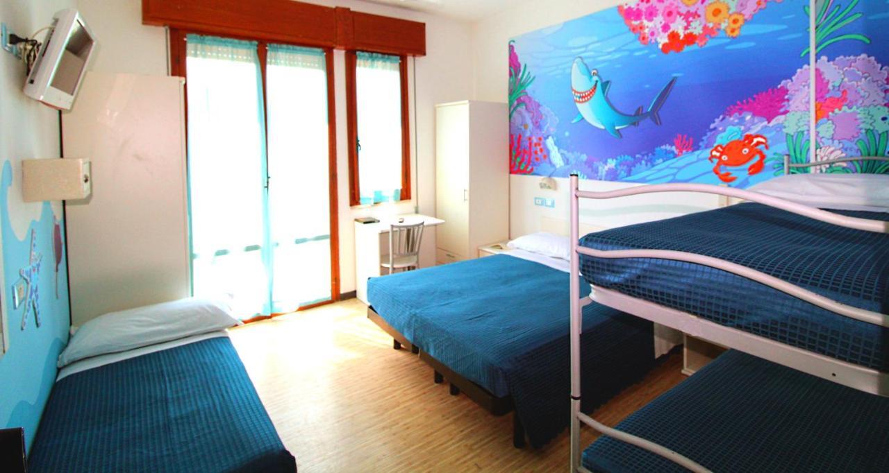 Hotel Fabrizio Rimini Esterno foto